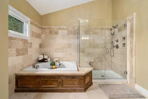 Bath - 6567 Greensway Loop, Dublin, OH 43016 photo 6 of 10