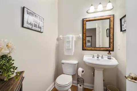 Bath - 6567 Greensway Loop, Dublin, OH 43016 photo 1 of 10