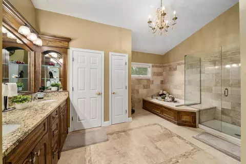 Bath - 6567 Greensway Loop, Dublin, OH 43016 photo 2 of 10