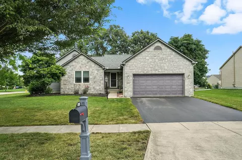 5614 Coneflower Dr, Grove City, OH 43123