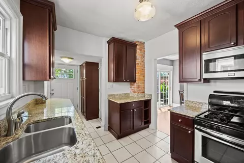 Kitchen - 343 E Moler St, Columbus, OH 43207 photo 1 of 2