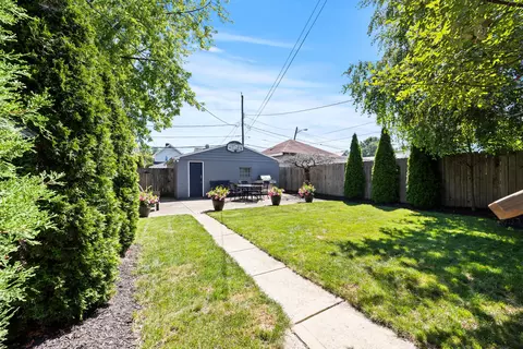 Exterior - 343 E Moler St, Columbus, OH 43207 photo 8 of 11