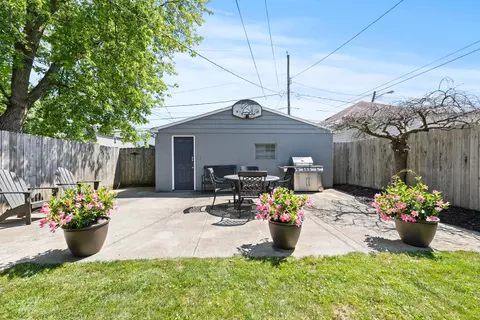 Exterior - 343 E Moler St, Columbus, OH 43207 photo 10 of 11