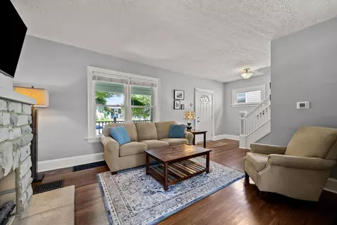 Living - 343 E Moler St, Columbus, OH 43207 photo 1 of 2