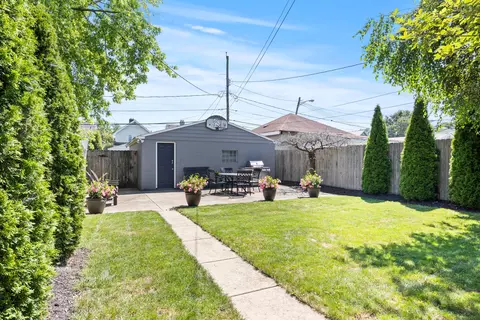 Exterior - 343 E Moler St, Columbus, OH 43207 photo 9 of 11