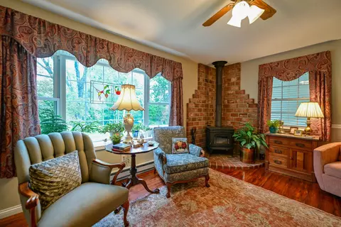 Living - 5131 Wooten Rd, Athens, OH 45701 photo 3 of 12