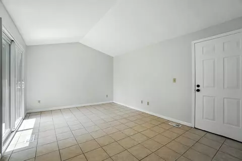 Living - 3115 Larbrook Ct, Dublin, OH 43017 photo 2 of 3