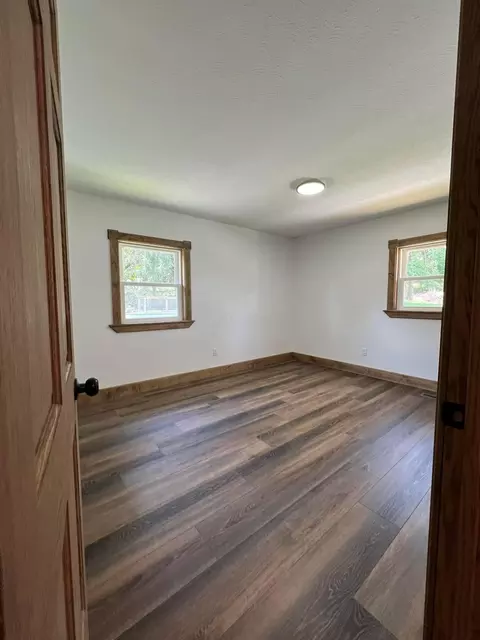 Bedroom - 43219 Smith Goeglein Dr, Pomeroy, OH 45769 photo 2 of 5