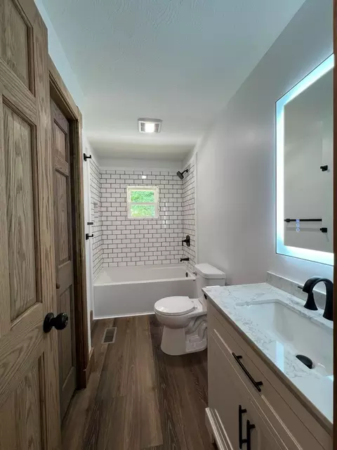 Bath - 43219 Smith Goeglein Dr, Pomeroy, OH 45769 photo 3 of 3