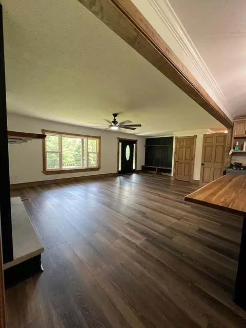 Living - 43219 Smith Goeglein Dr, Pomeroy, OH 45769 photo 3 of 4