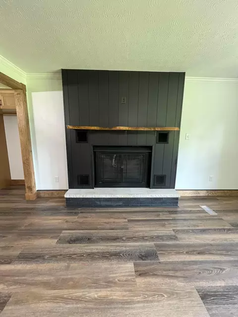 Living - 43219 Smith Goeglein Dr, Pomeroy, OH 45769 photo 2 of 4