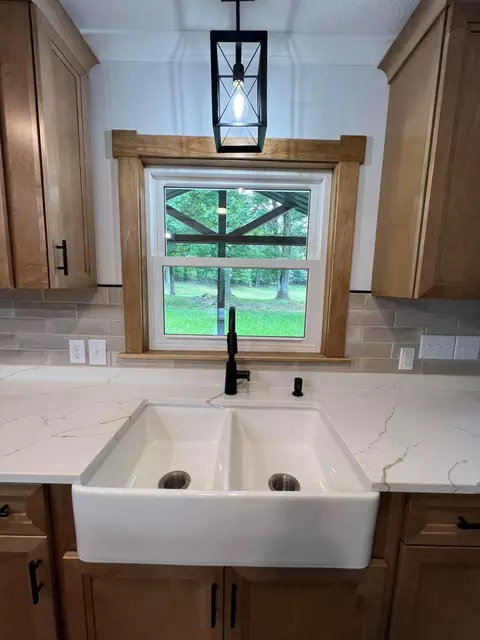 Kitchen - 43219 Smith Goeglein Dr, Pomeroy, OH 45769 photo 3 of 7