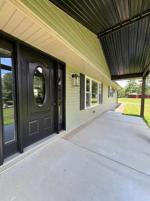 Exterior - 43219 Smith Goeglein Dr, Pomeroy, OH 45769 photo 3 of 11