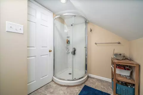 Bath - 131 Eldon Ave, Columbus, OH 43204 photo 4 of 4