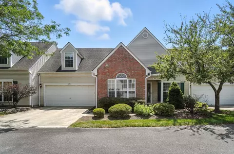 305 Lazelle Place Ln, Lewis Center, OH 43035