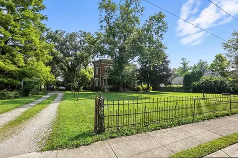 116 S Church St, South Charleston, OH 45368