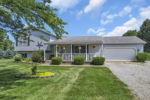 5826 Blacks Rd SW, Pataskala, OH 43062