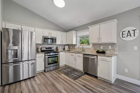 Kitchen - 5610 Boucher Dr, Orient, OH 43146 photo 1 of 4