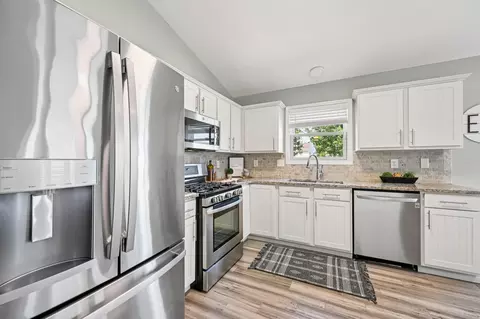 Kitchen - 5610 Boucher Dr, Orient, OH 43146 photo 2 of 4