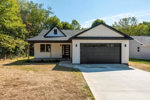 3162 Apple Valley Dr, Howard, OH 43028