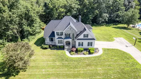 240 Cobble Pond Rd, Zanesville, OH 43701