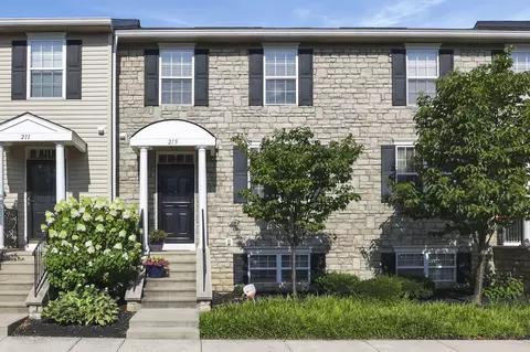 215 Oxford Oak Dr, Blacklick, OH 43004