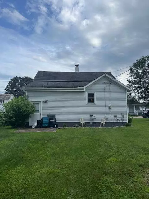 238 E High St, Amanda, OH 43102 photo 3