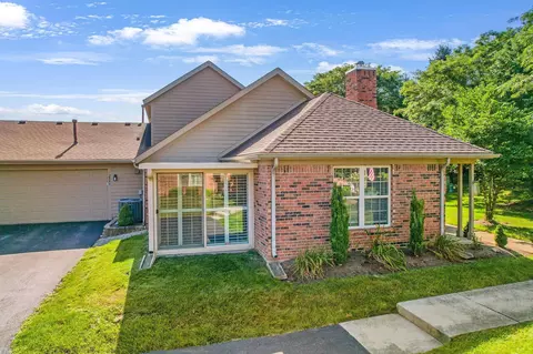 2840 Laurel Wind Blvd, Lewis Center, OH 43035