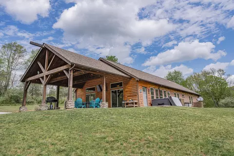 22370 Frantz Rd, New Plymouth, OH 45654