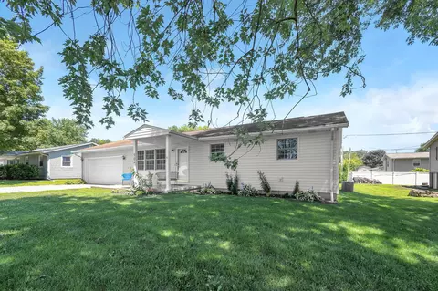902 Terrace Dr, Heath, OH 43056