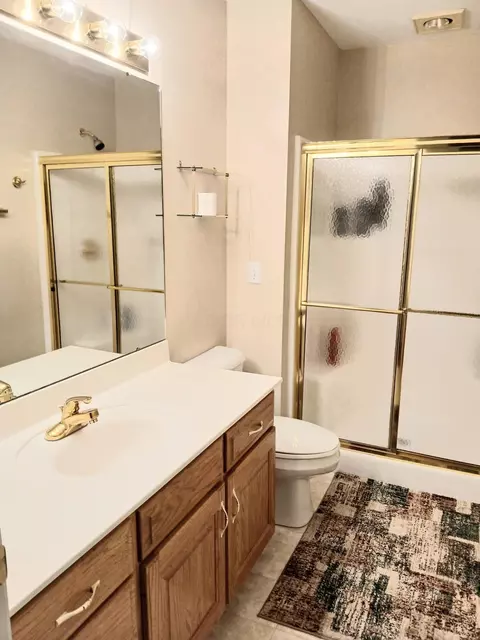 Bath - 16 Eagle Dr, Mount Vernon, OH 43050 photo 3 of 4