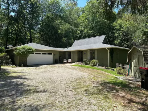 951 Golden Dr, Newark, OH 43055
