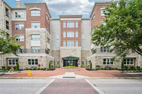 3175 Tremont Rd #215, Upper Arlington, OH 43221