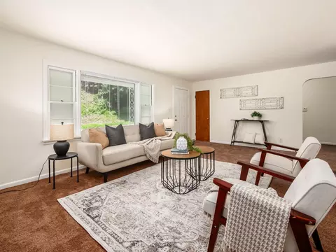 Living - 434 E Fair Ave, Lancaster, OH 43130 photo 2 of 3