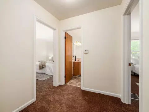 Entry Way - 434 E Fair Ave, Lancaster, OH 43130 photo 1 of 2