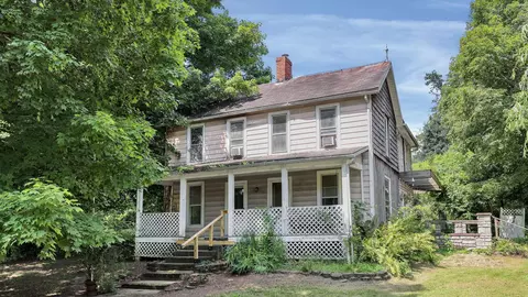 5718 Bear Hollow Rd SE, Heath, OH 43056