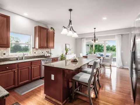Kitchen - 8041 Summerhouse Dr E, Dublin, OH 43016 photo 5 of 5