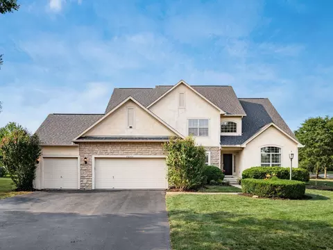Exterior - 8041 Summerhouse Dr E, Dublin, OH 43016 photo 4 of 13