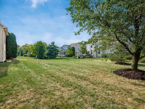 Exterior - 8041 Summerhouse Dr E, Dublin, OH 43016 photo 13 of 13