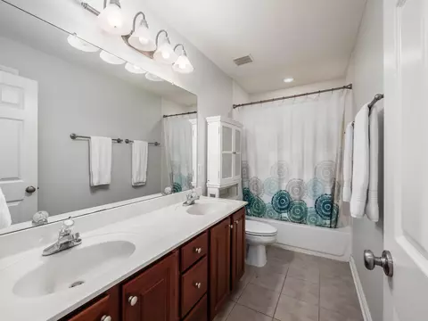 Bath - 8041 Summerhouse Dr E, Dublin, OH 43016 photo 8 of 10