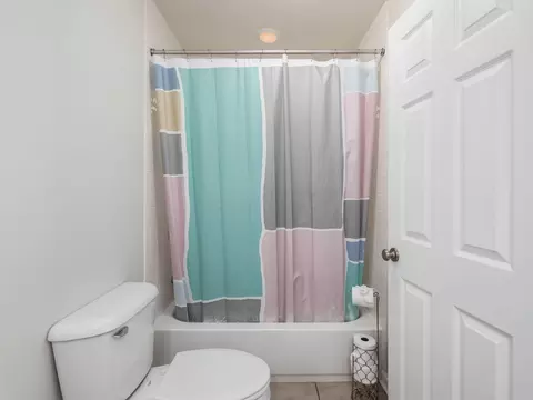Bath - 8041 Summerhouse Dr E, Dublin, OH 43016 photo 7 of 10