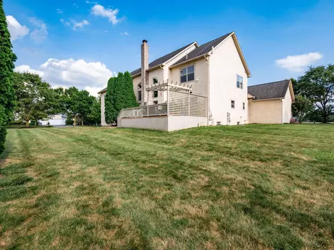 Exterior - 8041 Summerhouse Dr E, Dublin, OH 43016 photo 11 of 13