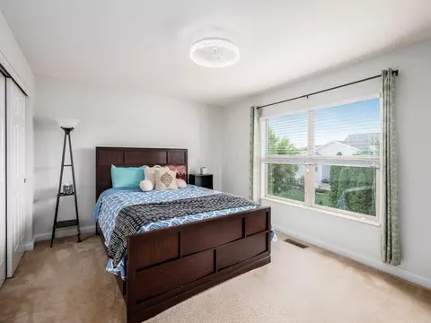 Bedroom - 8041 Summerhouse Dr E, Dublin, OH 43016 photo 6 of 7