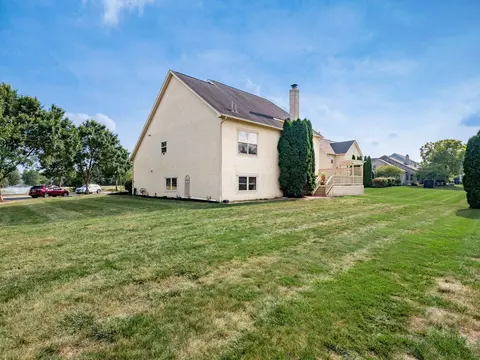 Exterior - 8041 Summerhouse Dr E, Dublin, OH 43016 photo 10 of 13