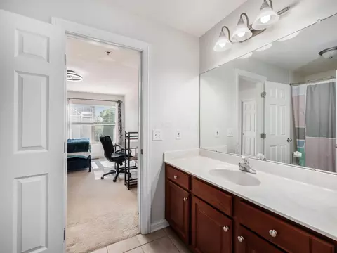 Bath - 8041 Summerhouse Dr E, Dublin, OH 43016 photo 5 of 10