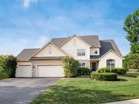 Exterior - 8041 Summerhouse Dr E, Dublin, OH 43016 photo 3 of 13