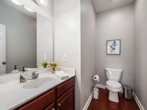 Bath - 8041 Summerhouse Dr E, Dublin, OH 43016 photo 1 of 10