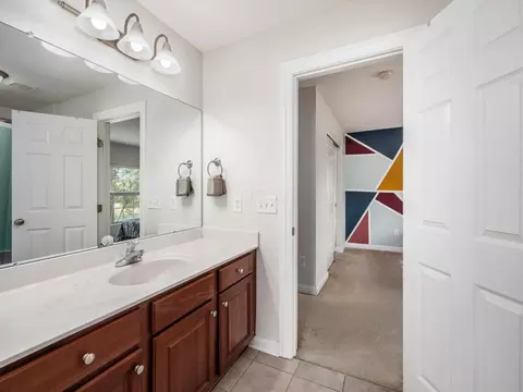 Bath - 8041 Summerhouse Dr E, Dublin, OH 43016 photo 6 of 10