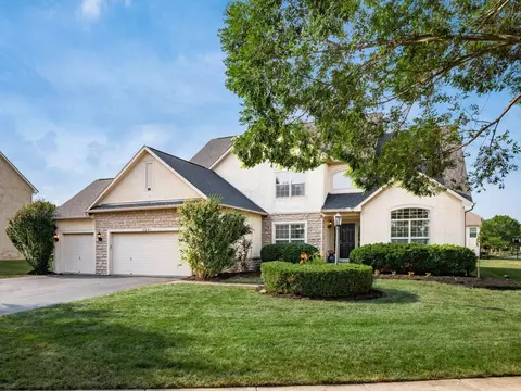Exterior - 8041 Summerhouse Dr E, Dublin, OH 43016 photo 2 of 13