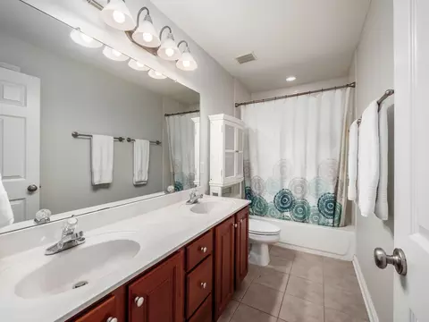 Bath - 8041 Summerhouse Dr E, Dublin, OH 43016 photo 9 of 10